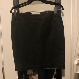 Black pencil skirt with pockets